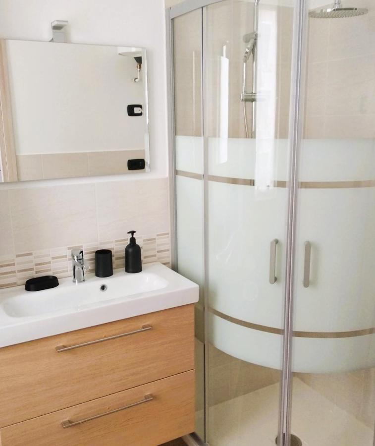 La Petite Maison Apartment Аграте Брианца Екстериор снимка